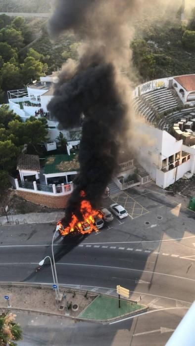 Incendio de tres vehículos en Cullera