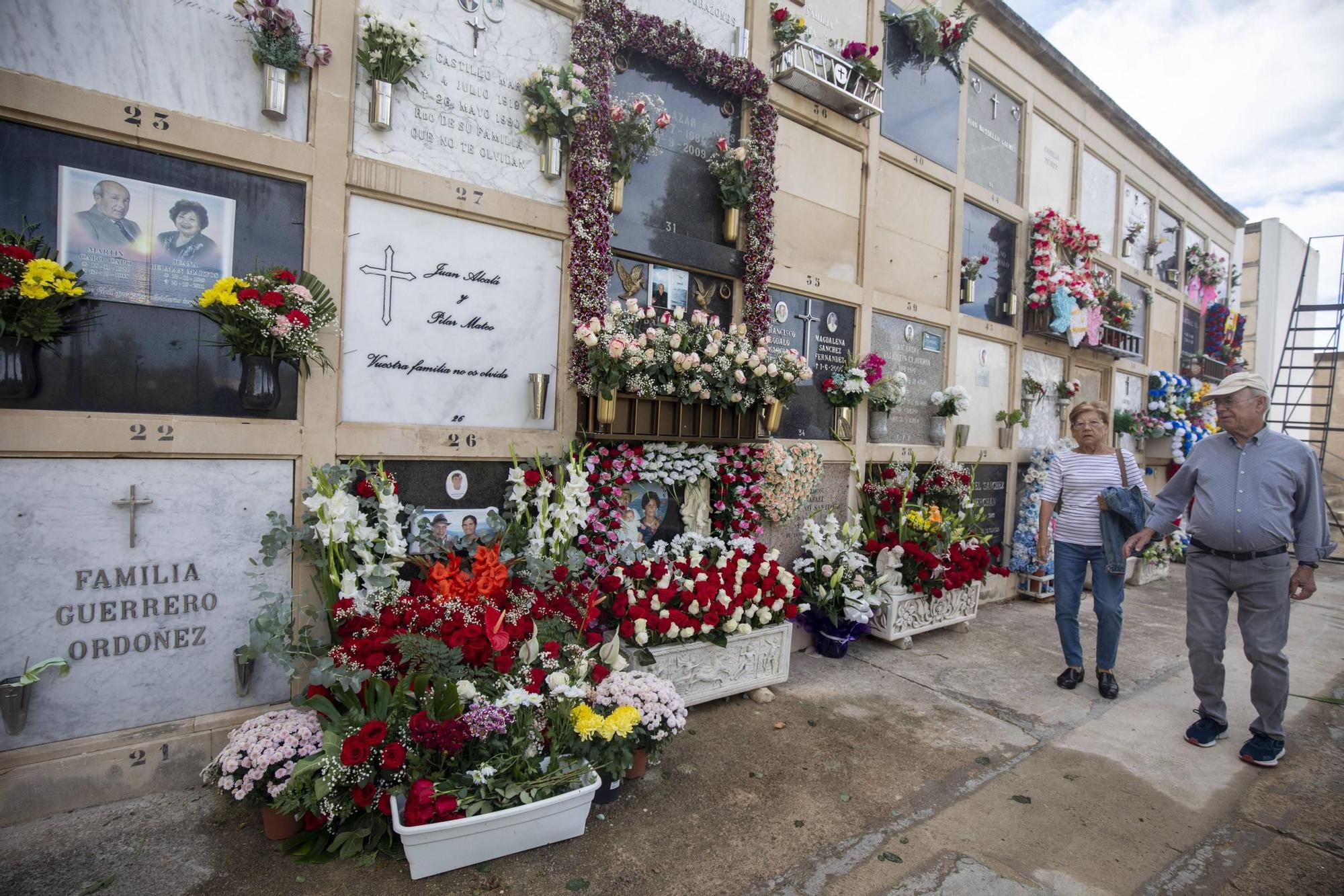 El día de Tots Sants en el cementerio de Palma