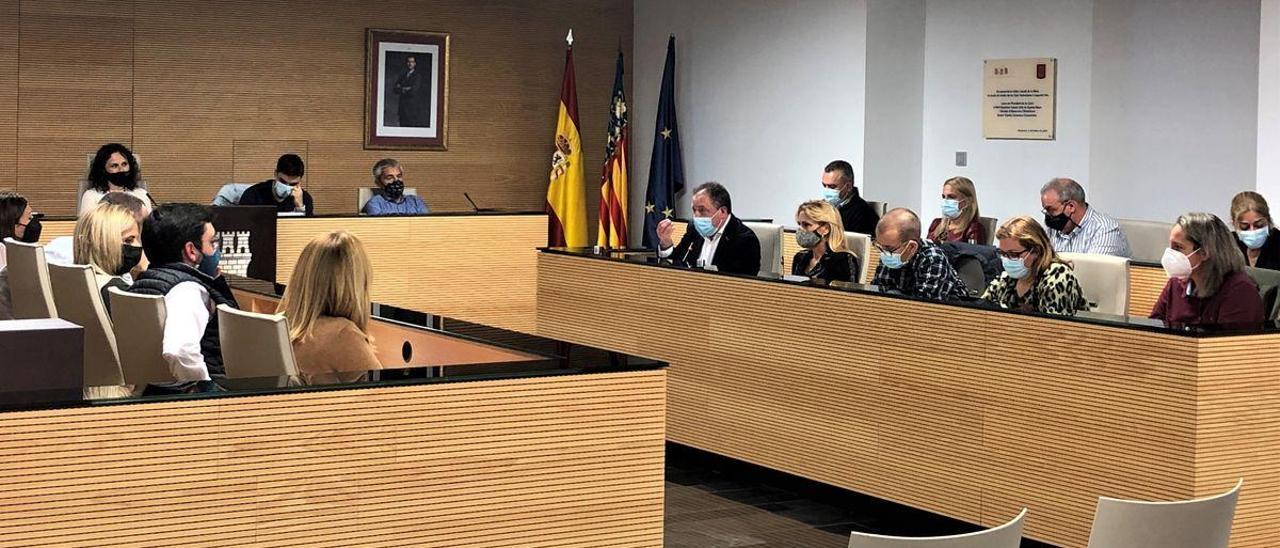 El pleno de Almassora celebró ayer sesión y abordó el cumplimiento de los plazos en la tramitación de las facturas.