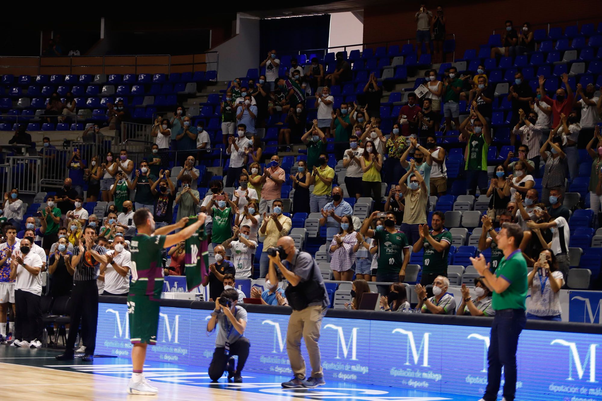 Carlos Cabezas juega su último partido con el Unicaja en el Carpena