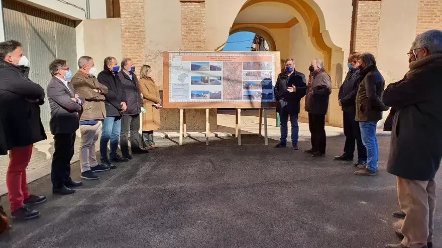 El consejero de Vertebración, José Luis Soro, ha visitado las obras.