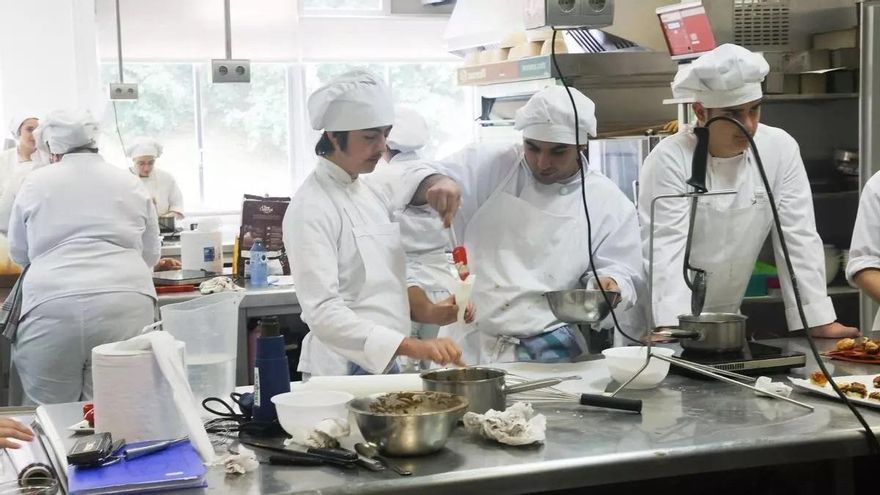 Ofertan cursos de Cocina y Atención Sociosanitaria para desempleados en Cáceres