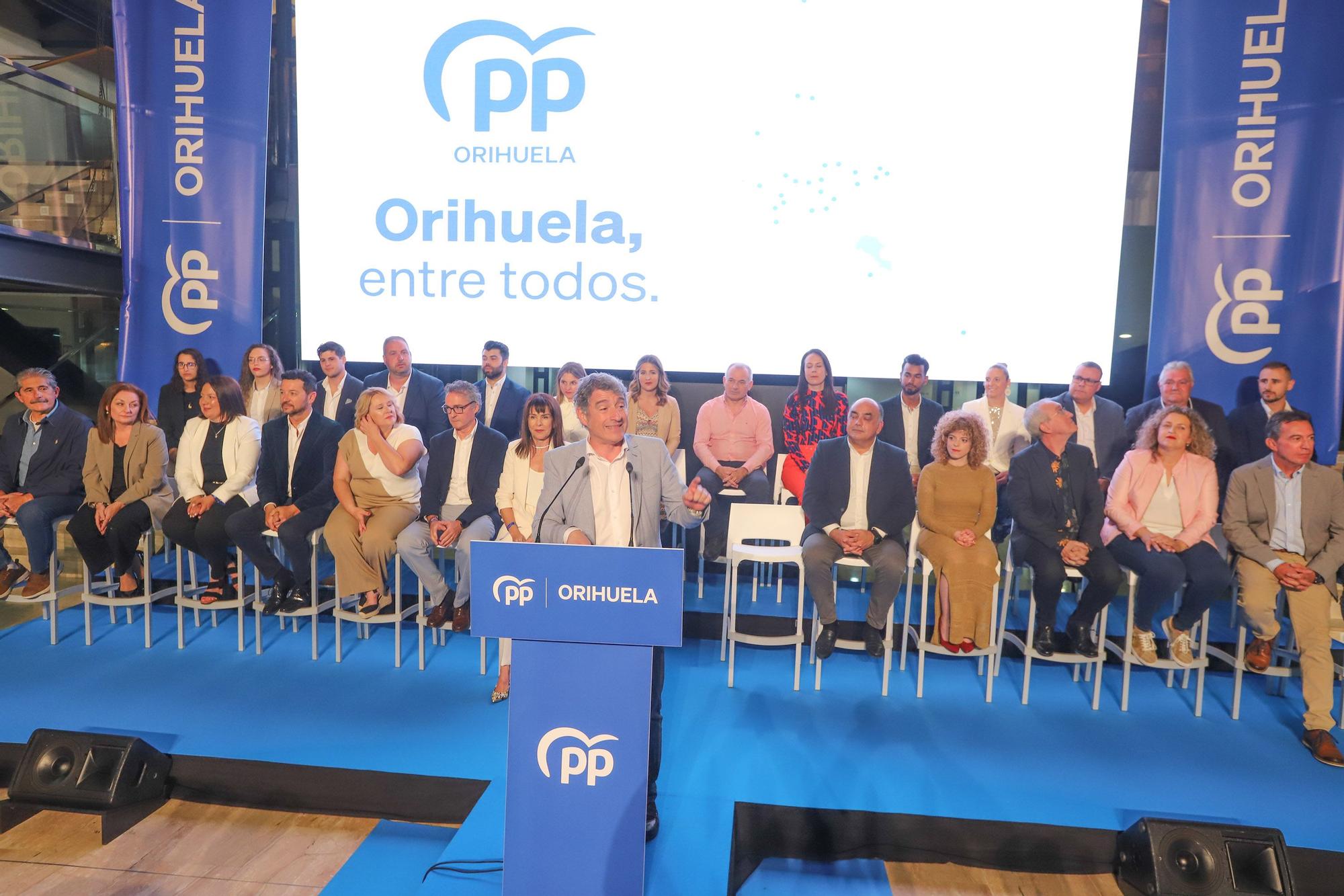 Lorente y Bascuñana arropan en Orihuela a Vegara en un acto con polémica por no ajustarse al horario