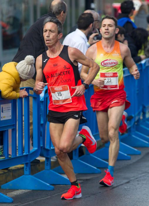 Las mejores imágenes de la 30 edición de la Media Maratón de Santa Pola