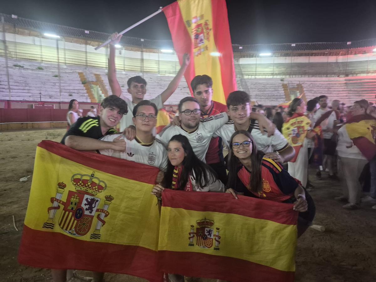 Así vive la provincia de Córdoba la final del Mundial: pantallas en las plazas y miles de aficionados Así vive la provincia de Córdoba la final del Mundial: pantallas en las plazas y miles de aficionados