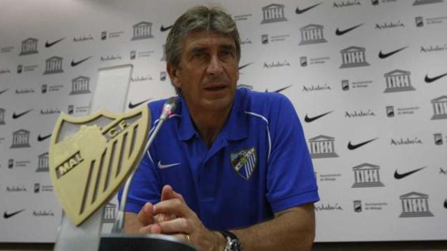 Manuel Pellegrini, durante una rueda de prensa en el Estadio de La Rosaleda.