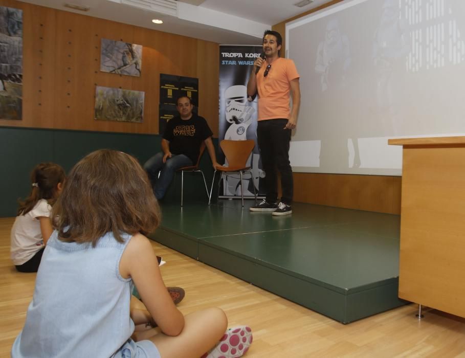 El "stormtrooper" español visita a los fans de "Star Wars" en Vigo - El actor David M. Santana, el único español que forma parte del reparto de La Guerra de las Galaxias como soldado, ha participado e