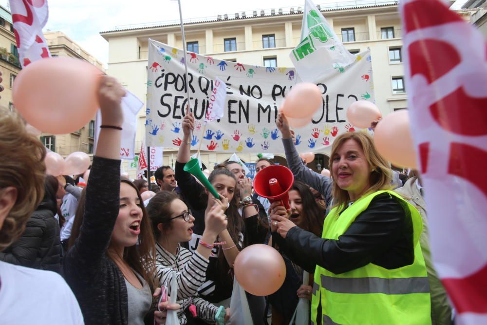 Manifestación en contra de los recortes de aulas en la enseñanza concertada