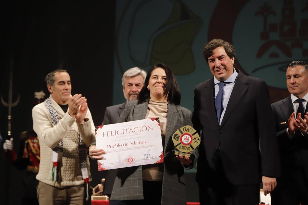 El Ayuntamiento distingue a los mejores efectivos y reconoce a los jubilados en el día del patrón