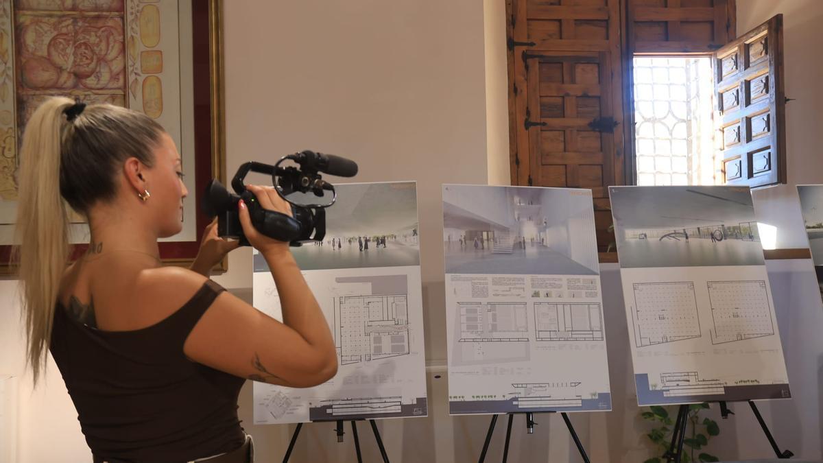 Los paneles que se podían ver la semana pasada en la Sala del Consell del Ayuntamiento con las imágenes de cómo será el Palacio de Congresos.
