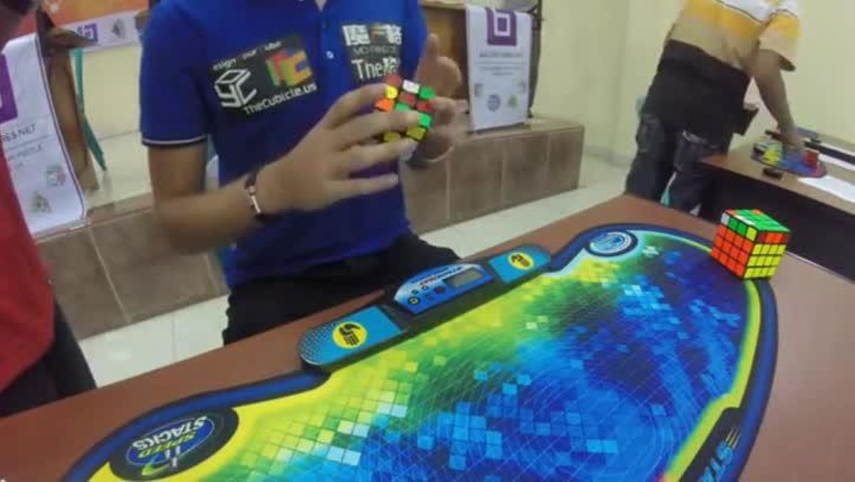 Impressionant gesta la del jove ’speedcuber’ holandès Mats Valk.