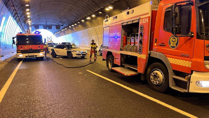 Accidente de varios vehículos en el túnel Adolfo Cañas