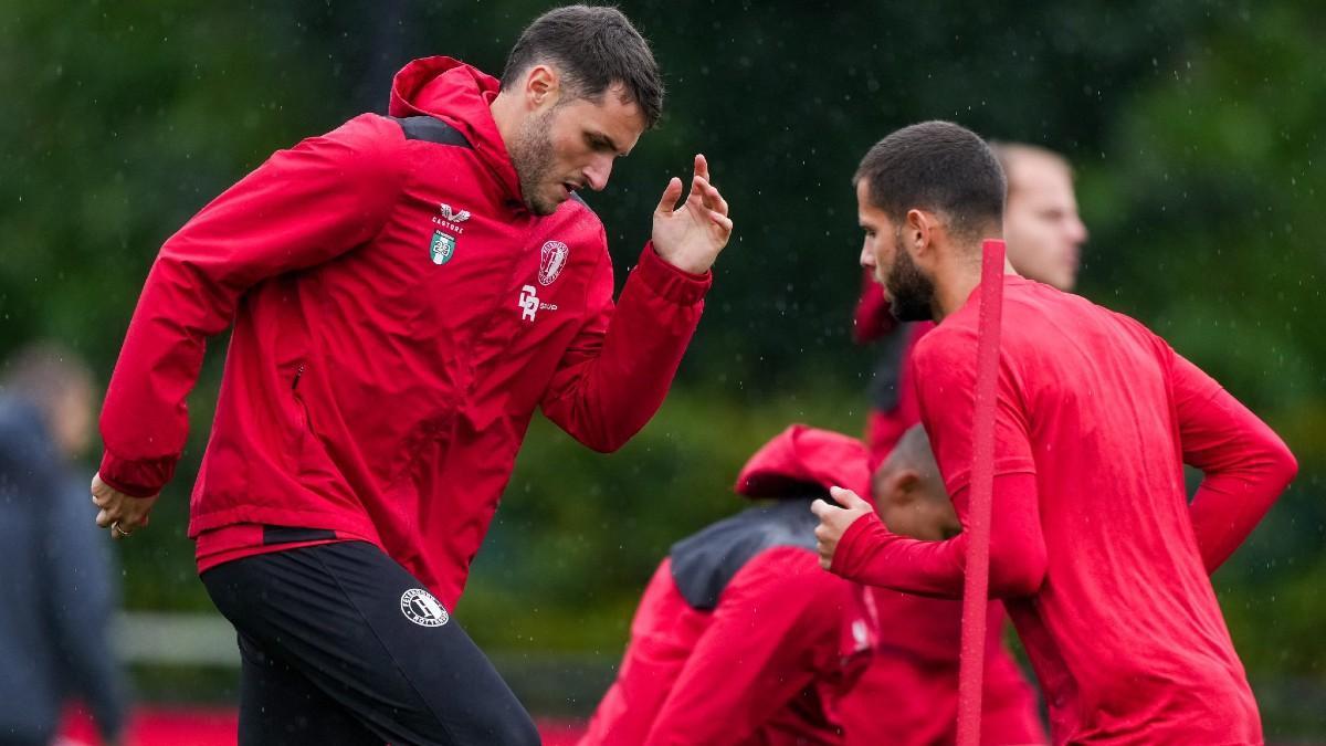 El Feyenoord recupera a Santiago Giménez para recibir a la Lazio