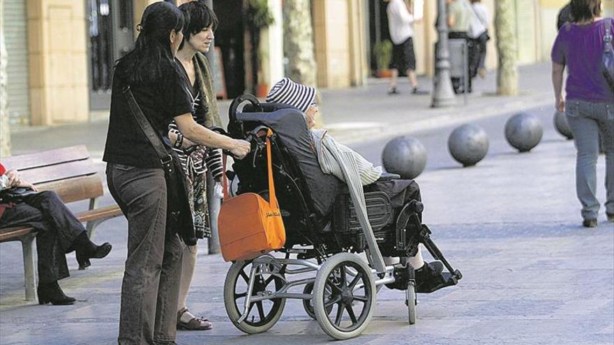 El Síndic urge al Consell a agilizar la gestión de ayudas a la dependencia