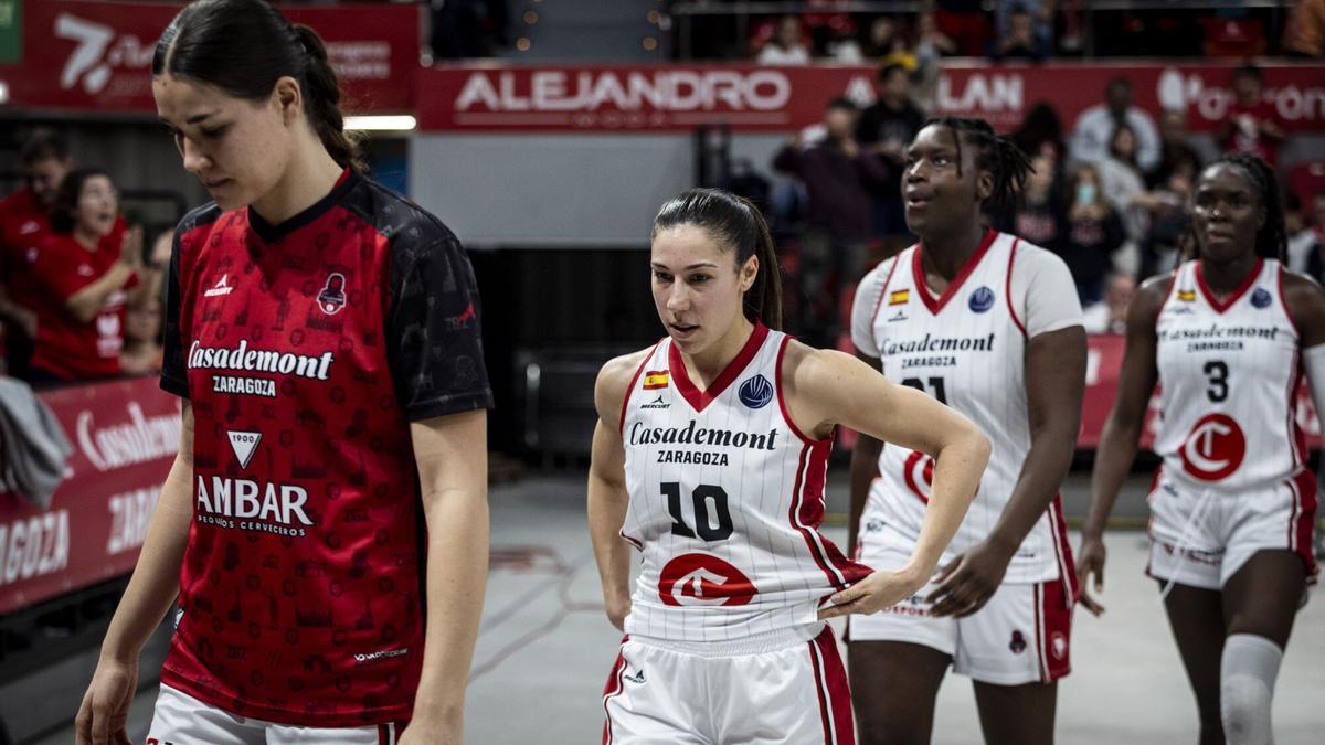 Las jugadoras del Casademont Zaragoza, durante un partido de Euroliga.