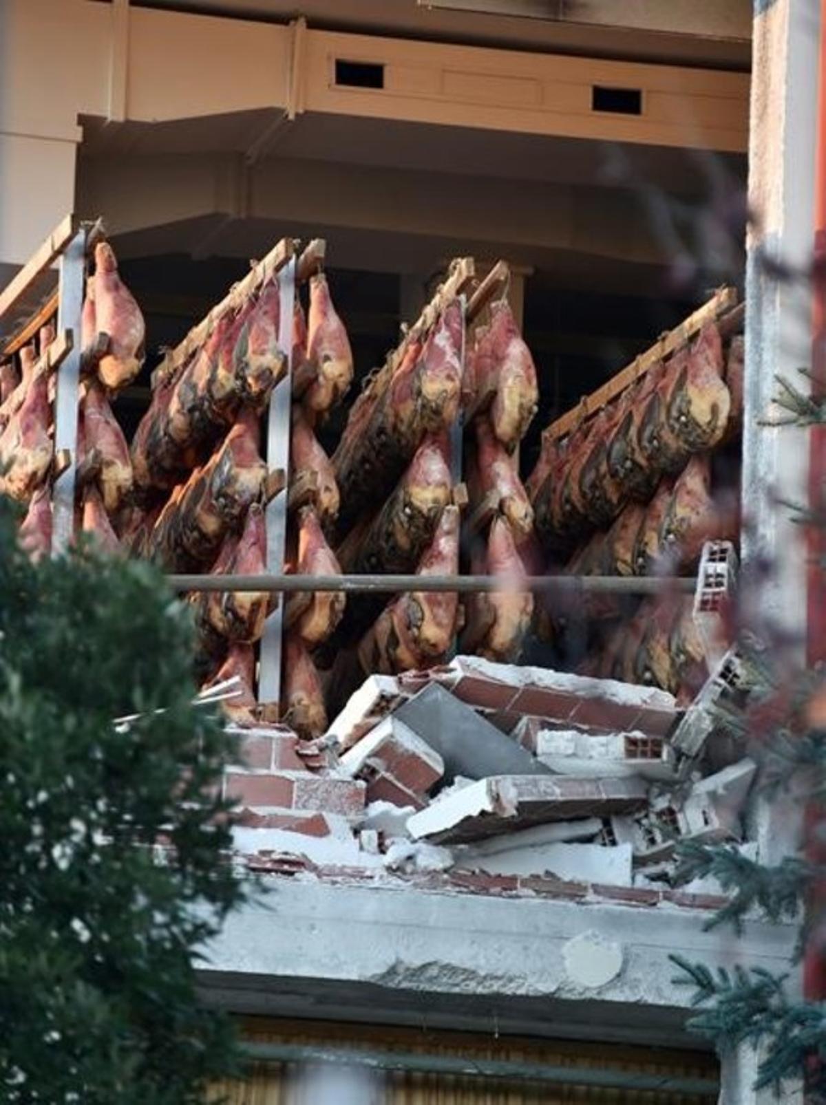 jcarbo36100919 hams are seen in a collapsed factory following an earthquake161031115358