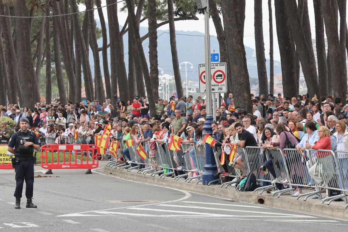 Vigo se rinde al desfile de la Fuerzas Armadas Vigo se rinde al desfile de la Fuerzas Armadas