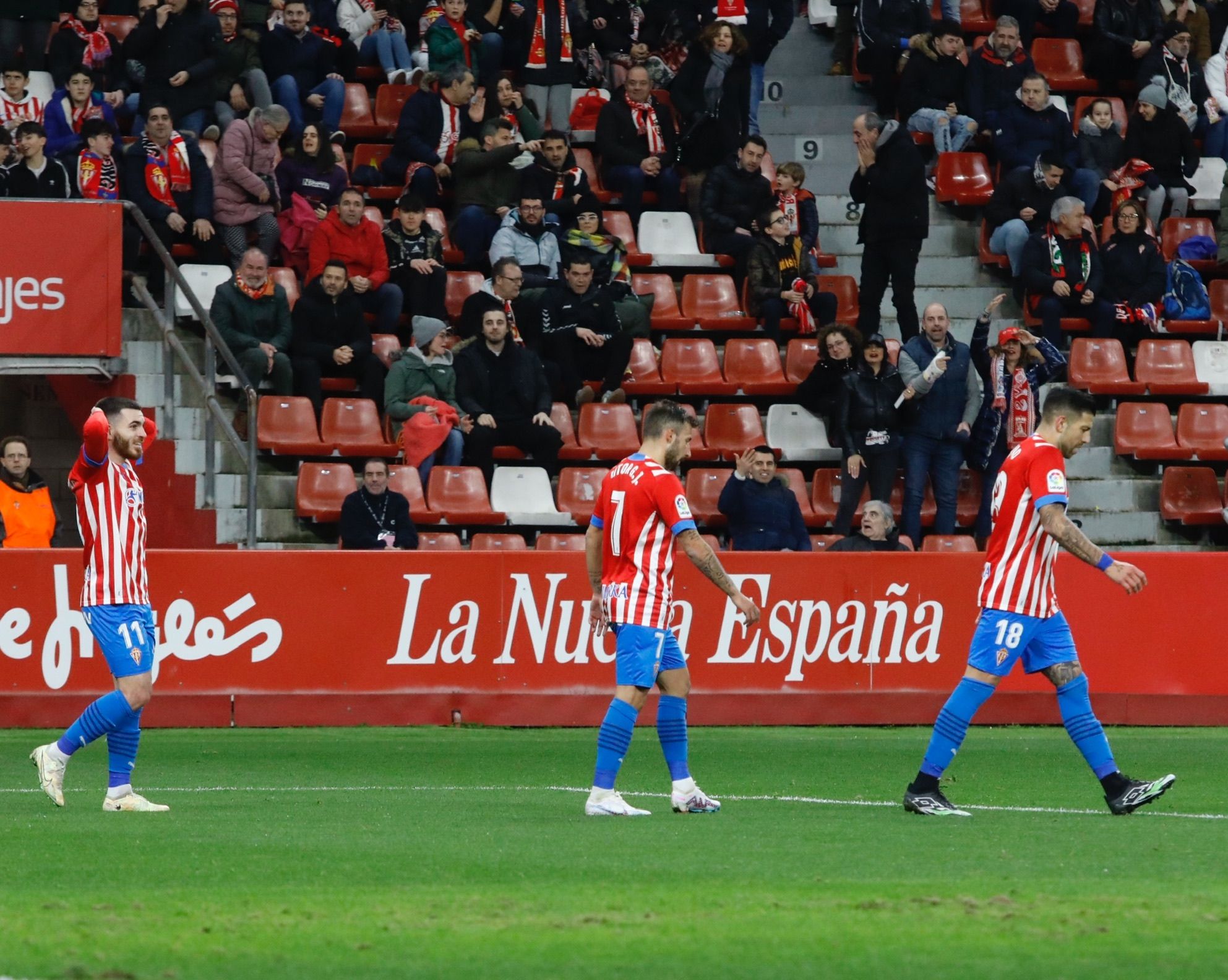 En imágenes: Así fue el Sporting-Málaga disputado en El Molinón