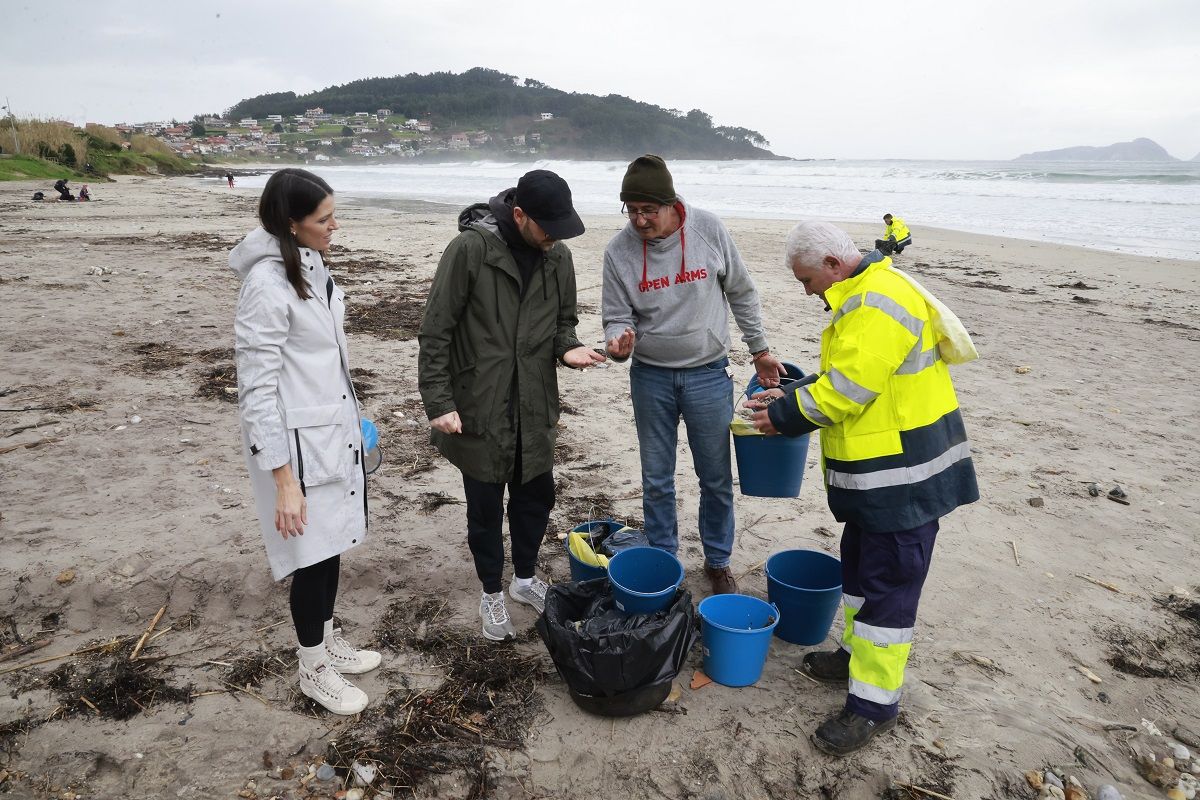 Galicia eleva la alerta para que el Estado intercepte en el mar "cientos de sacos de pellets" antes del sábado