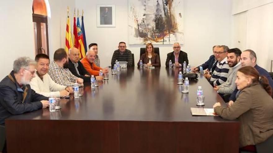 La alcaldesa recibe al nuevo presidente de los heladeros