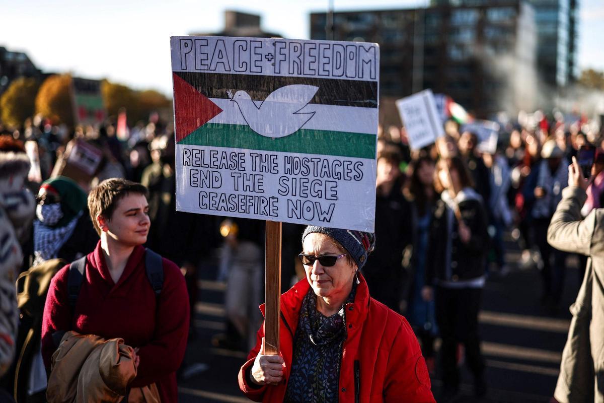 "En su nuevo proyecto, Spielberg debería mostrar los claroscuros, tanto de Hamás como de Israel"