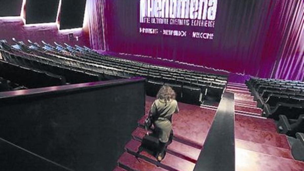Interior del nuevo cine Phenomena, en el día de su apertura.