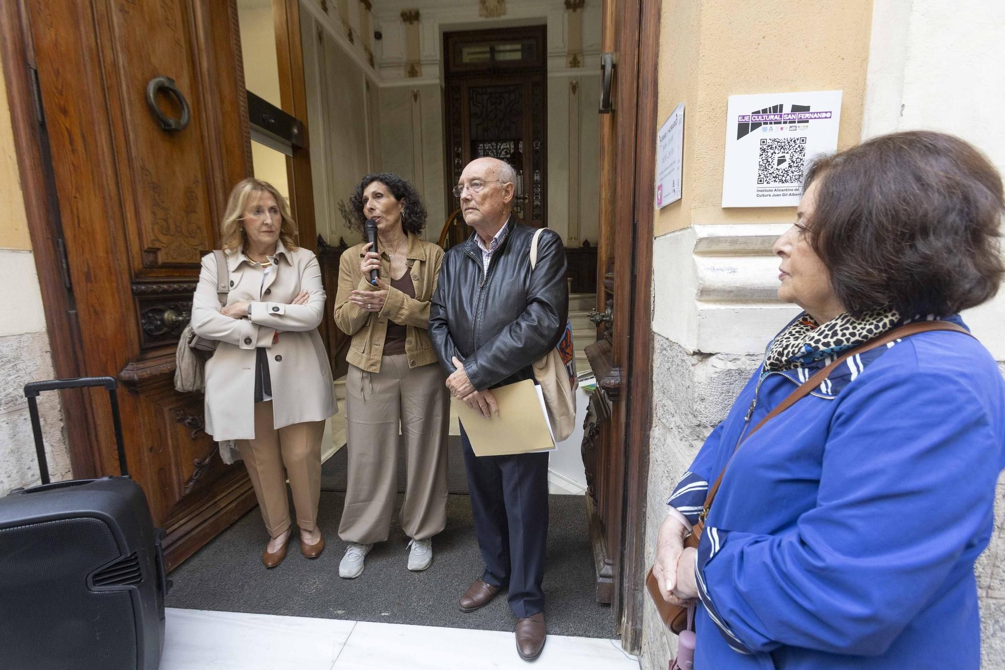 Un recorrido guiado inaugura el Eje Cultural San Fernando de Alicante