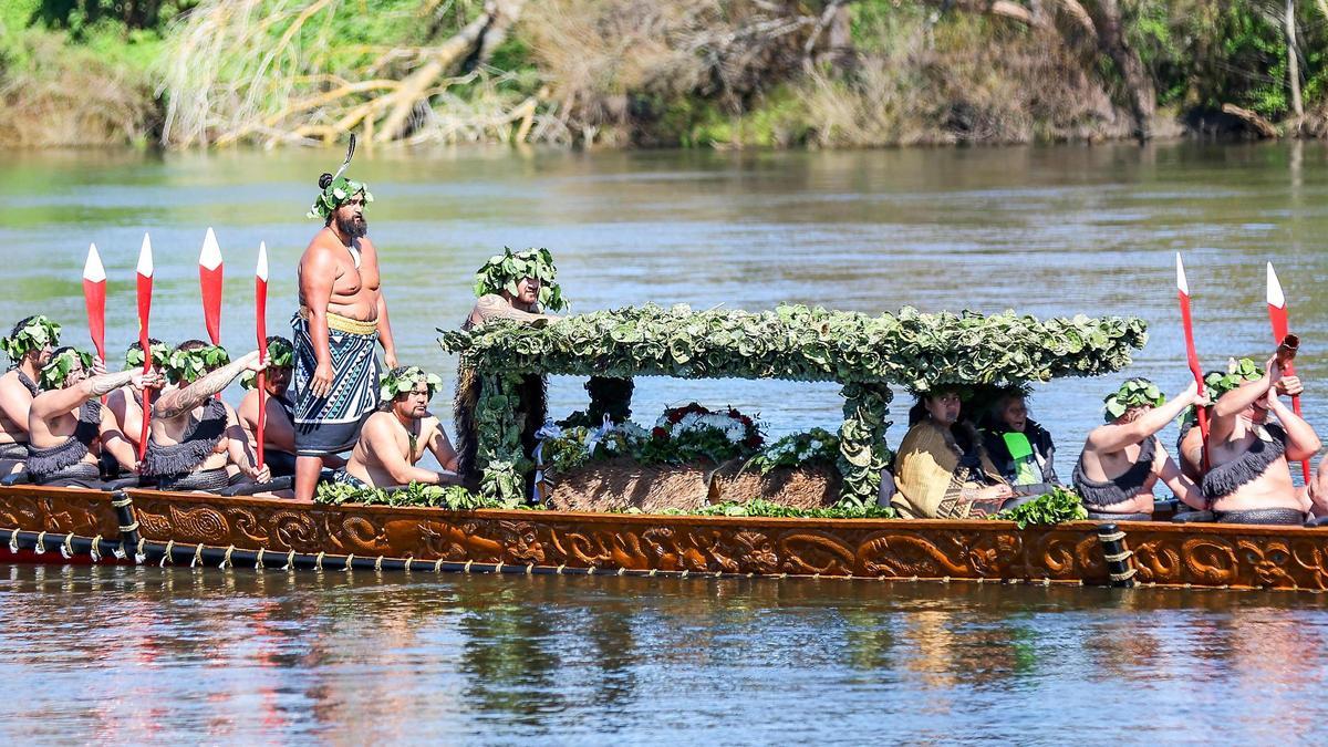 Los maorís de Nueva Zelanda nombran a una mujer de 27 años reina de los indígenas