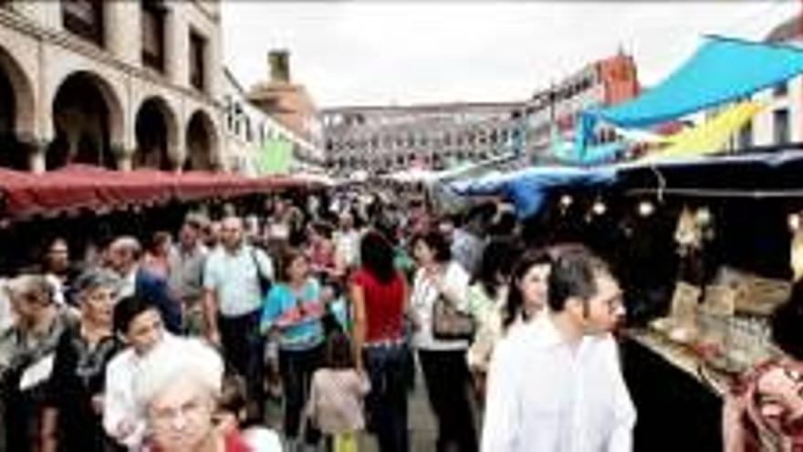 La danza, la música oriental y el teatro llenan la alcazaba