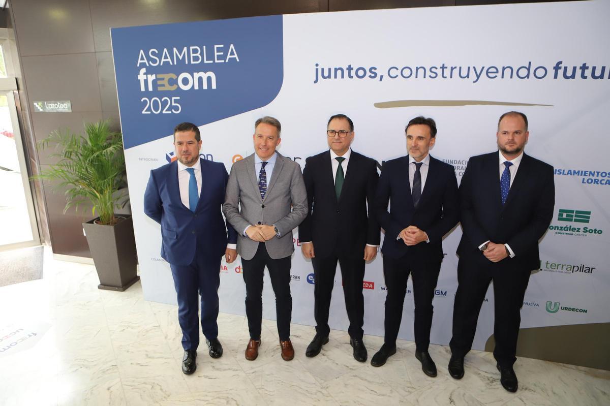 Constructores y políticos se daban cita en el evento.