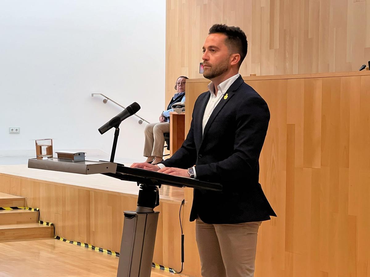 El alcalde de Arriate, Francisco Javier Anet, interviene en el Pleno de la Diputación.
