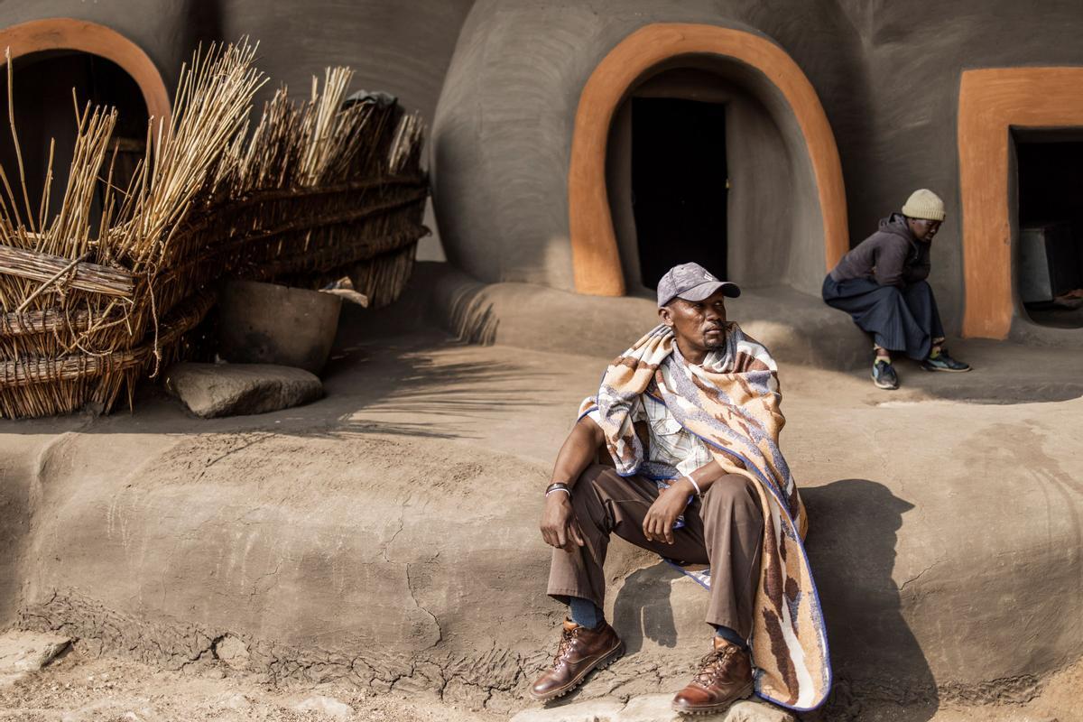 Los últimos habitantes de las cuevas de Kome, en Lesotho