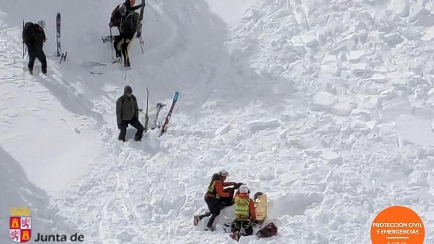 El operativo de rescate de una esquiadora herida en la Laguna Negra en Soria.