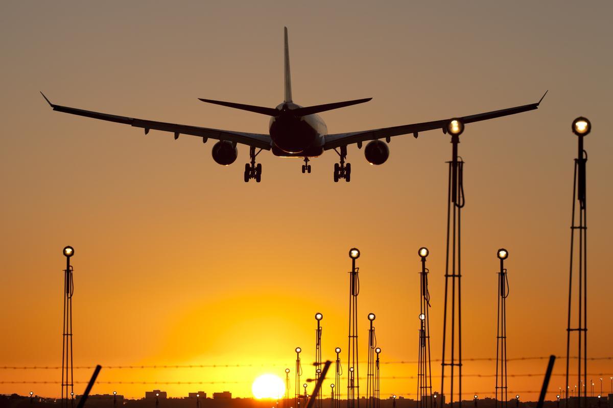 Avión aterrizando en Mallorca
