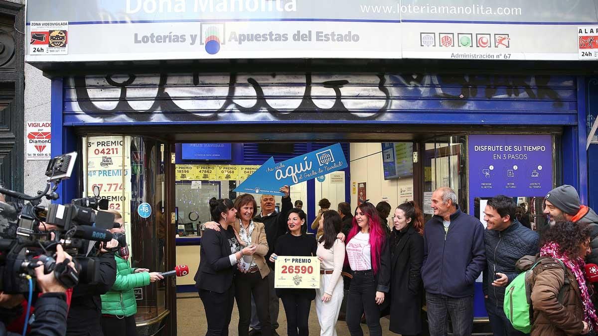 La Escuela de Judo Seiza de Salamanca ha repartido 80 millones de euros en participaciones correspondientes a unos 200 décimos premiados con el número 26.590, agraciado con ’El Gordo’, mientras que otros 50 décimos se vendieron por ventanilla.