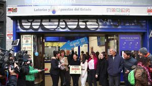 celebracion-dona-manolita-agraciado-premios-loteria-navidad-1 m