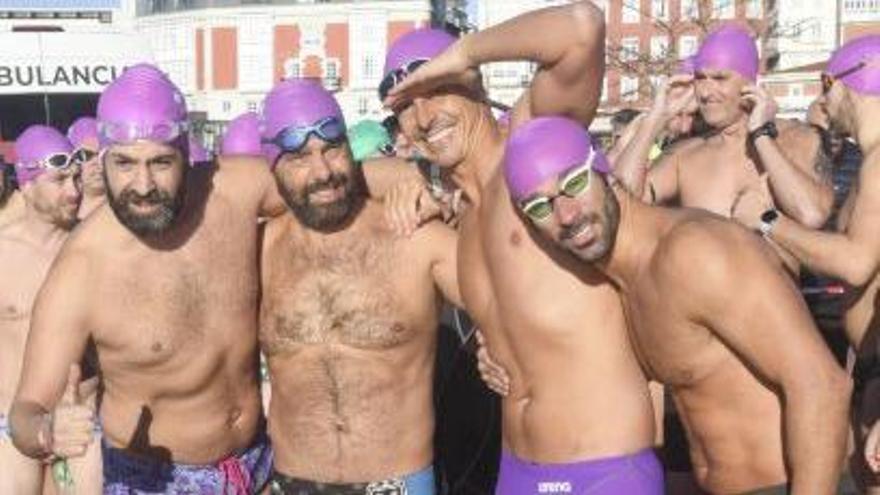 La XIII Travesía por la ELA cita a 200 nadadores en O Parrote