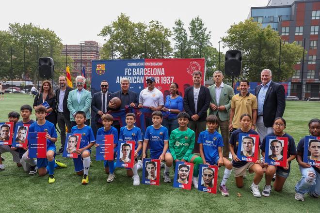 Acto de commemoración en Brooklyn de la gira americana del FC Barcelona el año 1937, en imágenes.