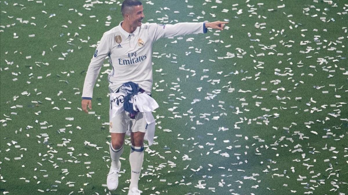 Cristiano Ronaldo, durante la fiesta del domingo en el Bernabéu tras lograr la 'Duodécima' Champions