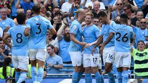 Los jugadores del City celebran un gol.