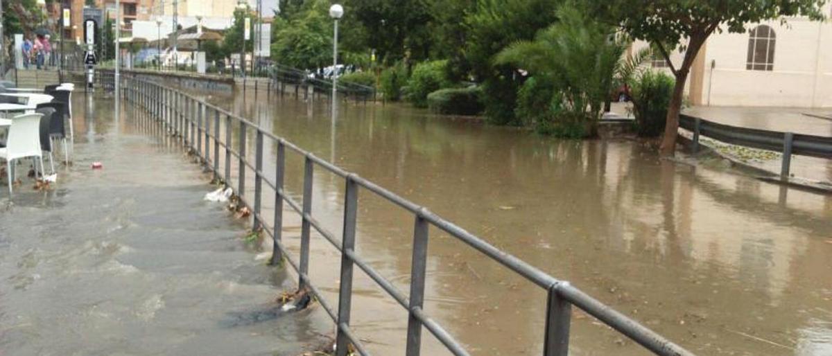 Las calles de Godella se inundan con aguas contaminadas cada vez que llueve con intensidad