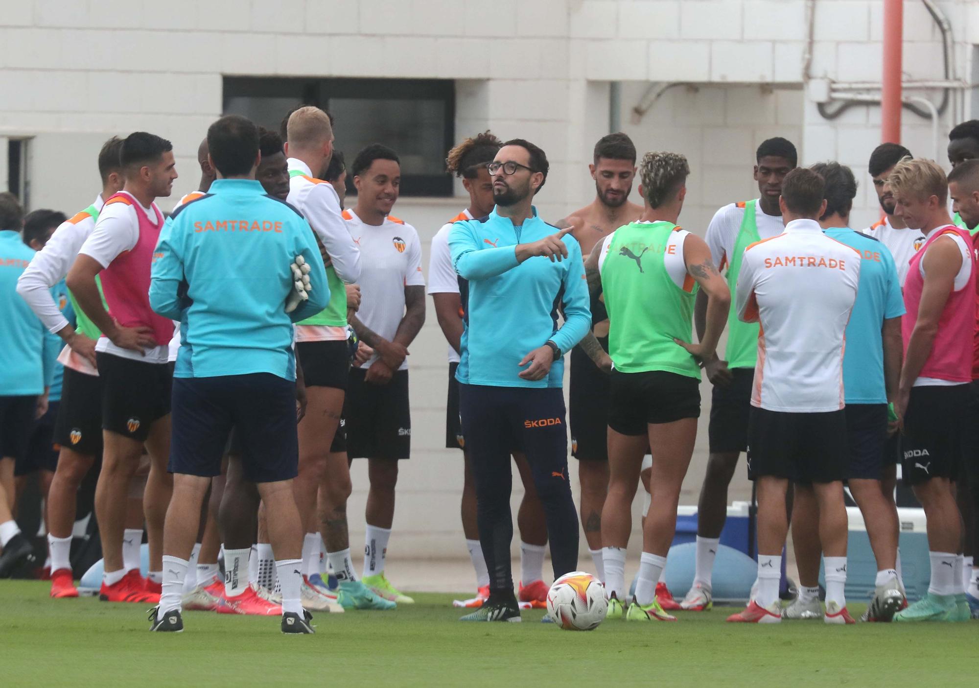 Entrenamiento del Valencia antes del encuentro frente al Athletic de Bilbao