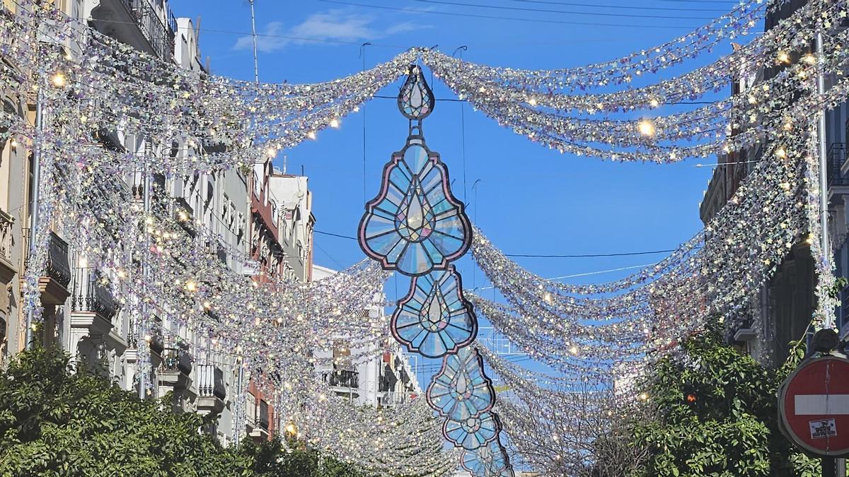 Las luces brillarán con sol y, por supuesto, de noche.