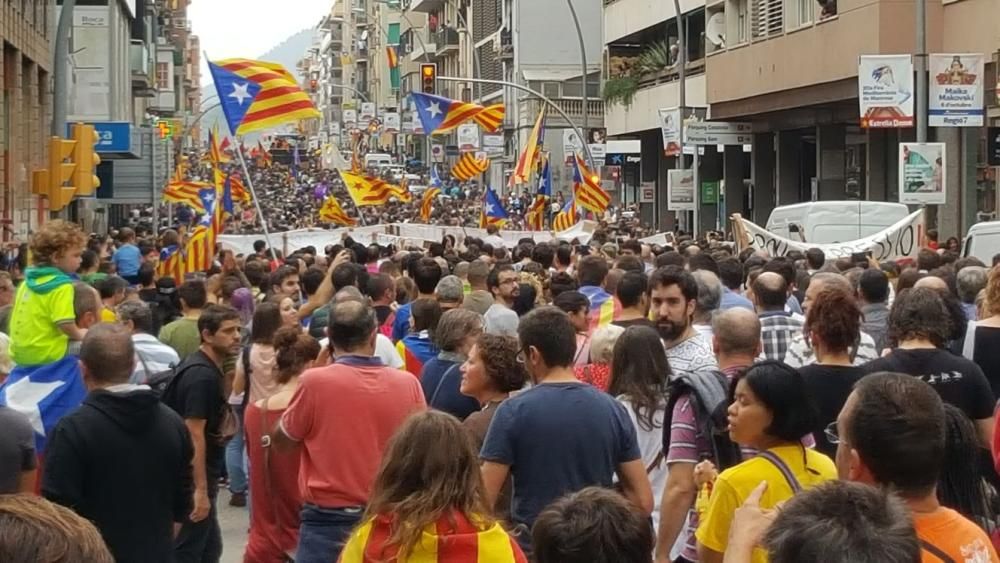 Multitudinària manifestació contra la violència a Manresa