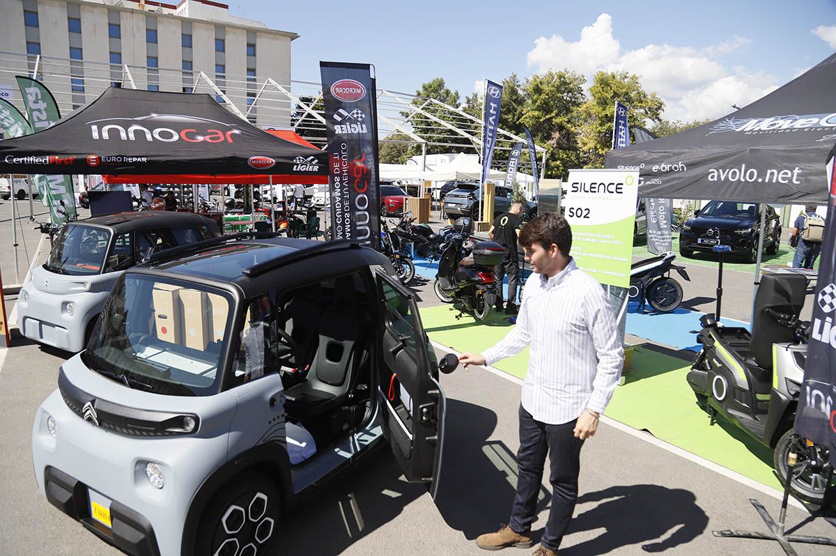Exposición de los mejores vehículos eléctricos y eco en la Diputación de Córdoba
