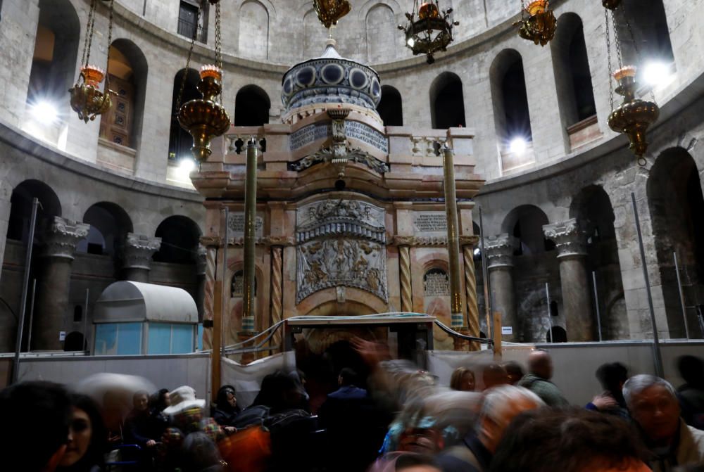 La tumba de Jesucristo restaurada ya se puede ver en el Santo Sepulcro