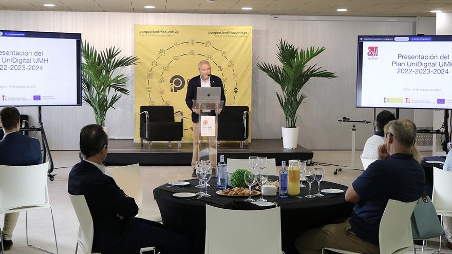 La UMH invierte casi 900.000 euros en digitalización