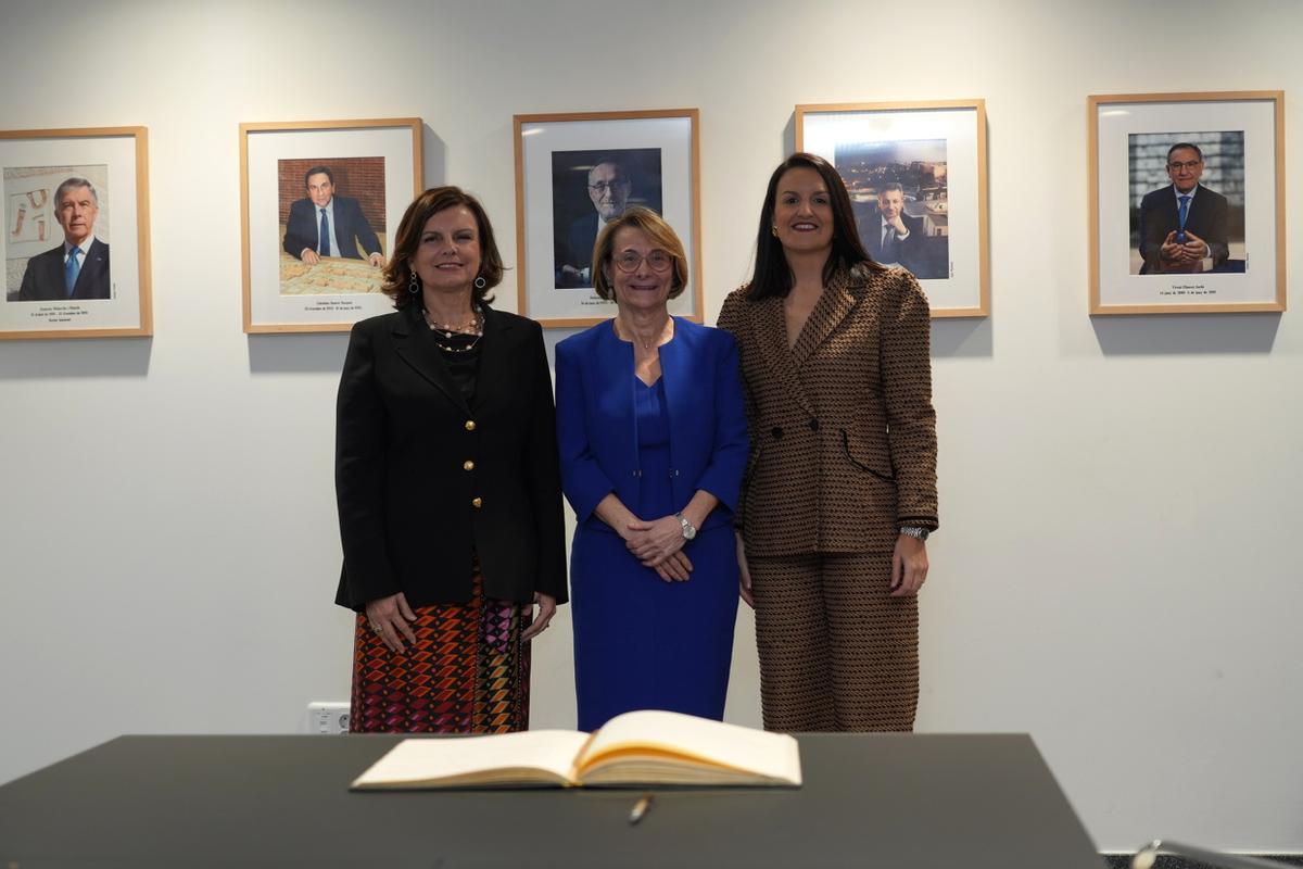 La UJI entrega a Mediterráneo la Distinción Extraordinaria