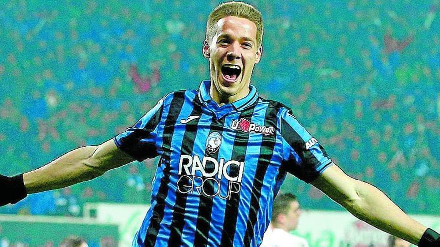 Mario Pasalic celebra el gol de la victoria.