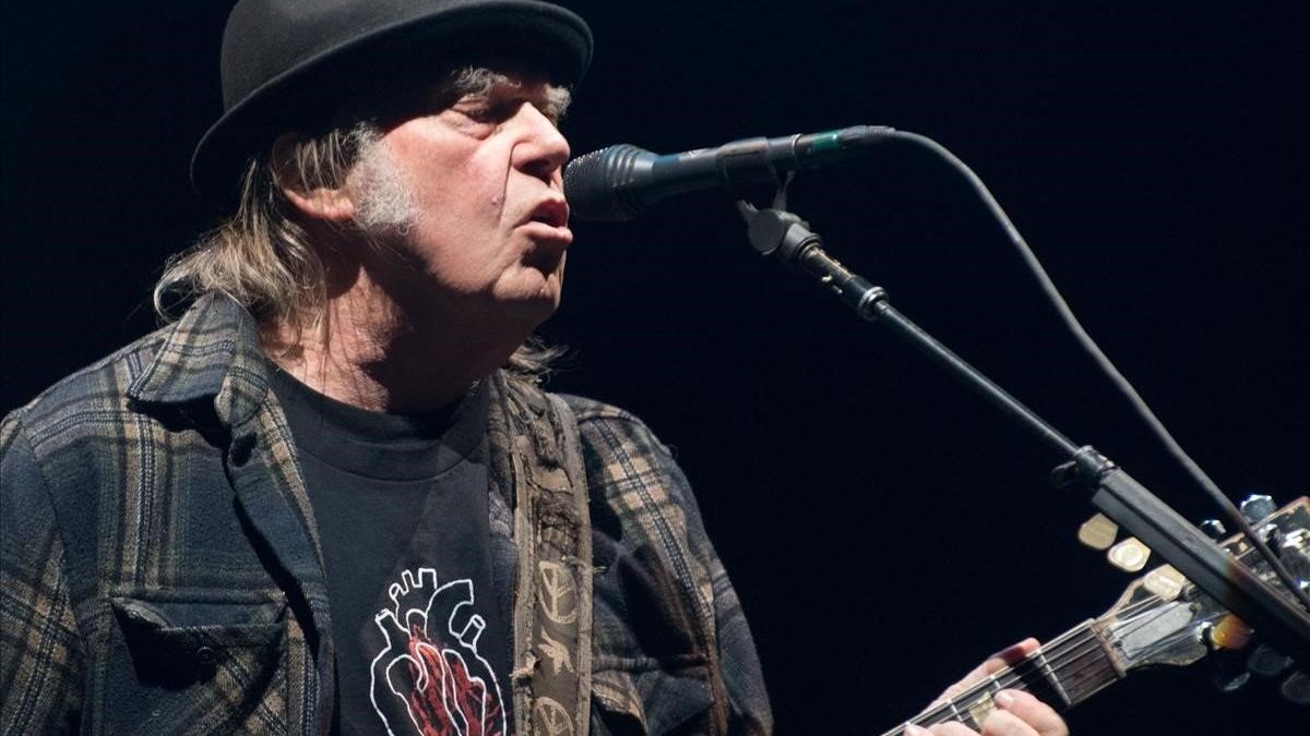 zentauroepp54360098 files  in this file photo taken on july 6  2018 neil young p200805141012